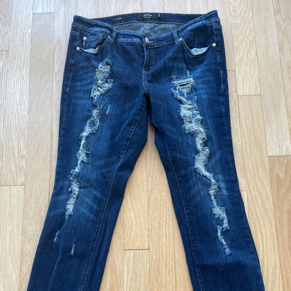 Torrid Dark Wash Distressed Jeans Denim 18 - Picture 3 of 4
